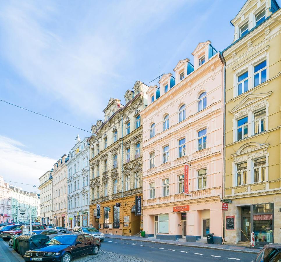 Revelton Aparthotel
