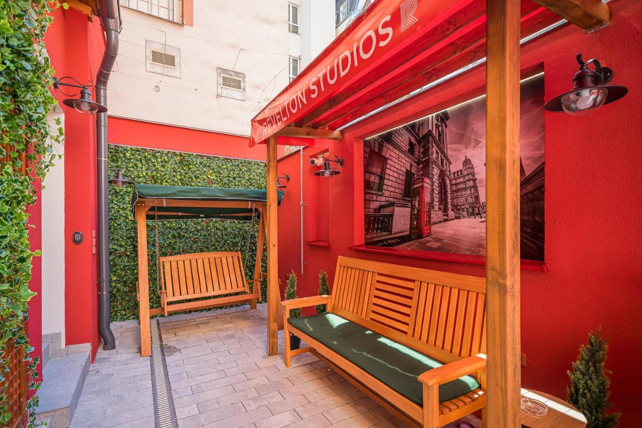 Revelton Aparthotel 3*