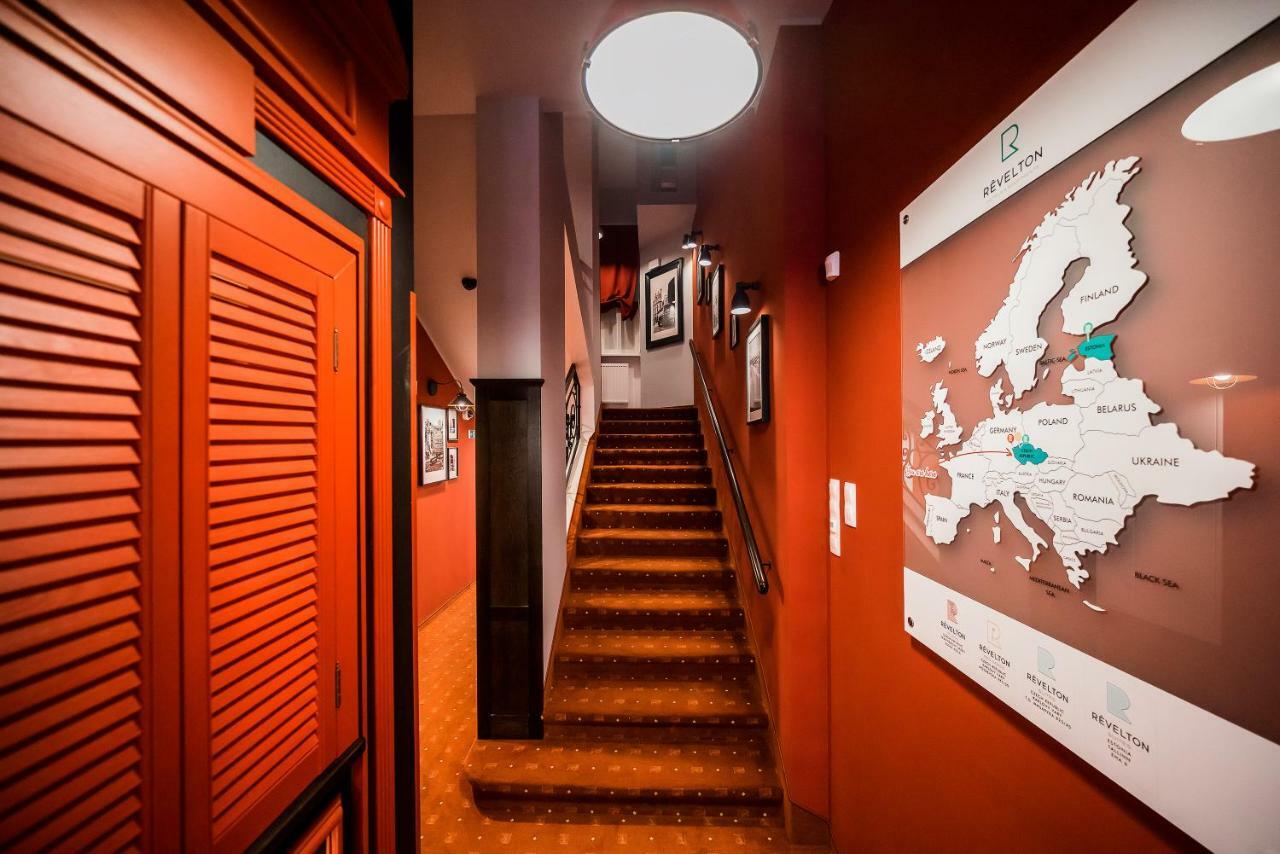 Aparthotel Revelton 3*
